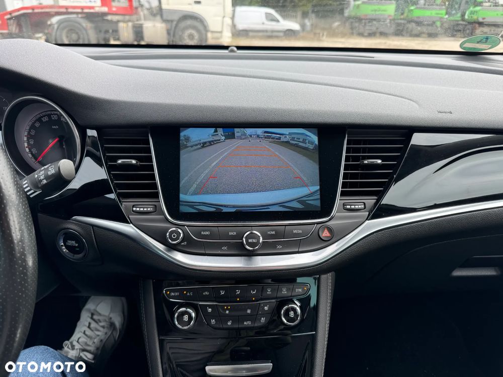 Opel Astra 1.4 T Dynamic S&S - 21