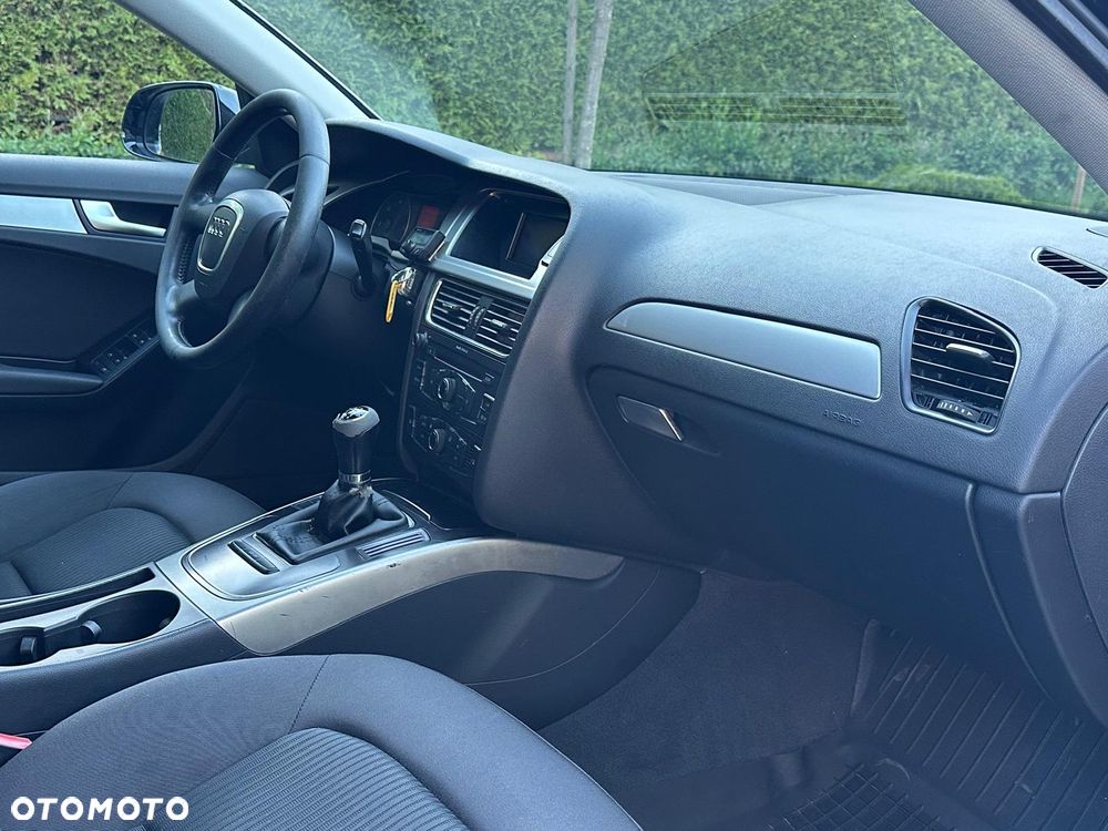 Audi A4 Avant 2.0 TDI - 10