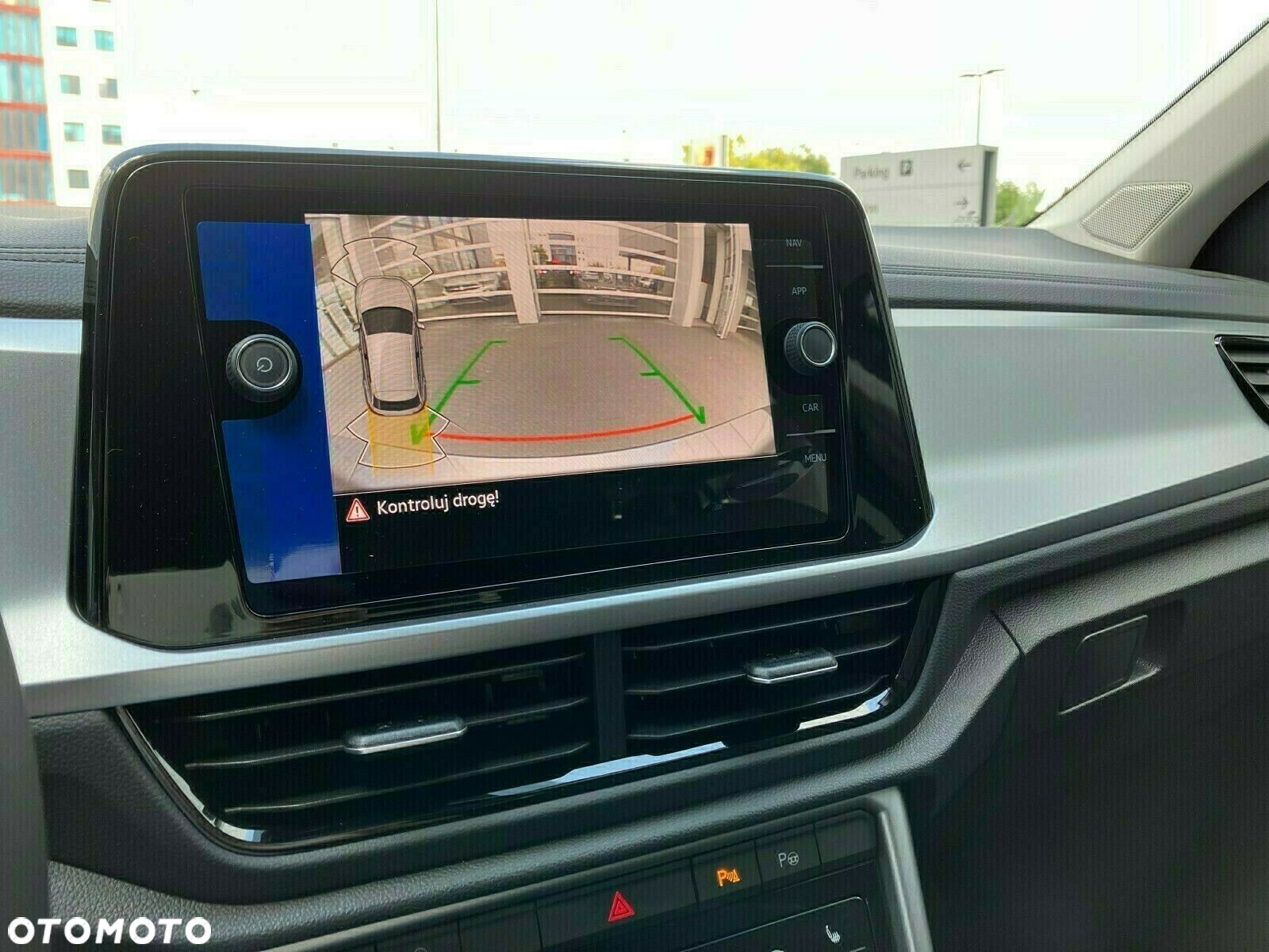 Volkswagen T-Roc - 18