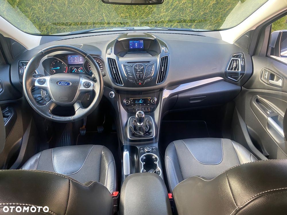 Ford Kuga 2.0 TDCi 2x4 Titanium - 25