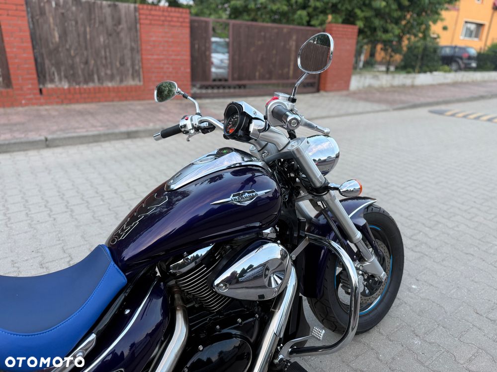 Suzuki Intruder - 11