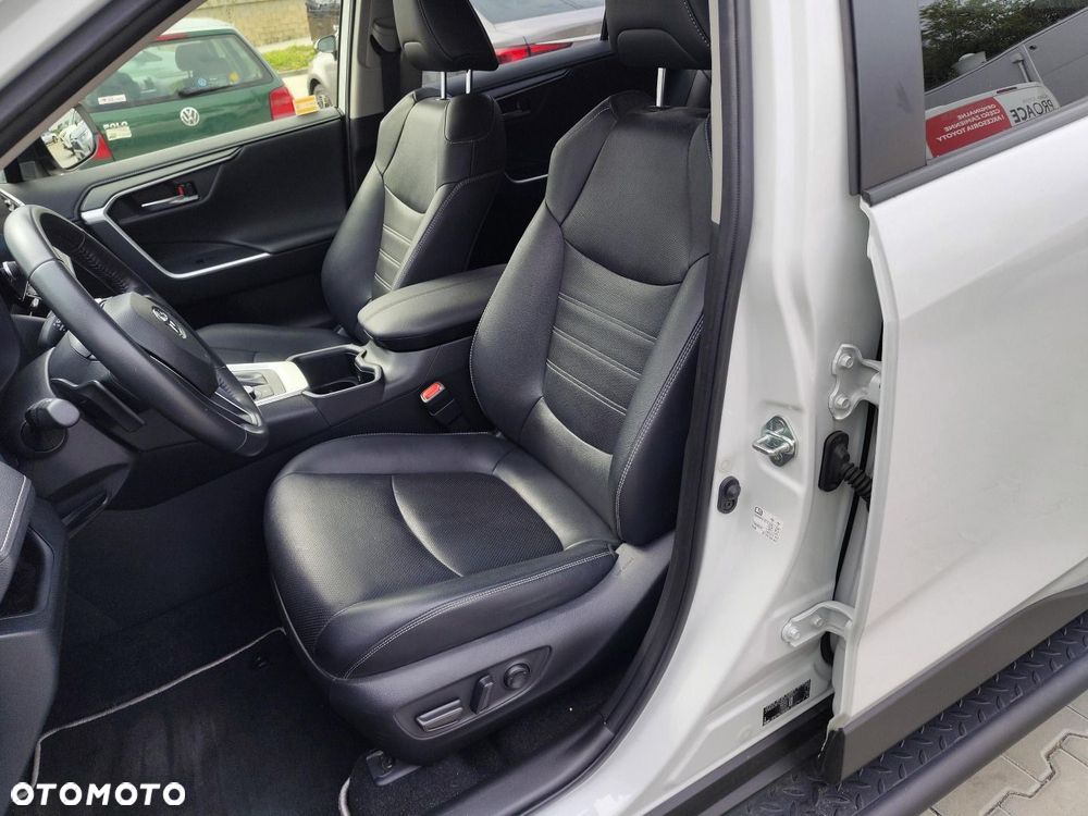 Toyota RAV4 - 8