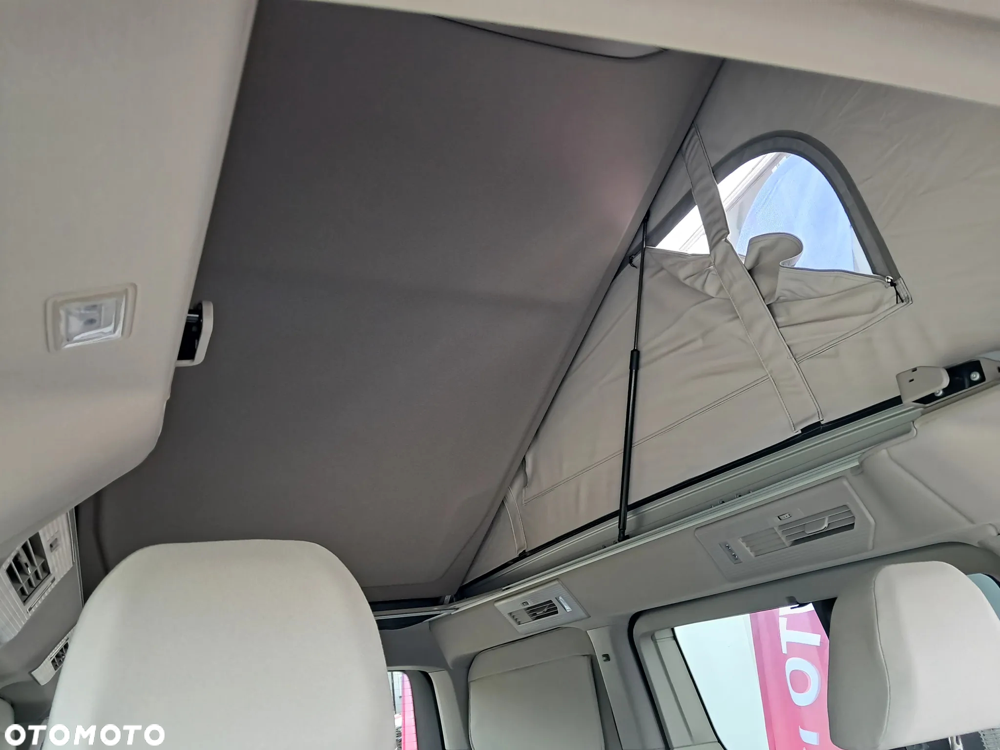 Volkswagen Multivan - 28