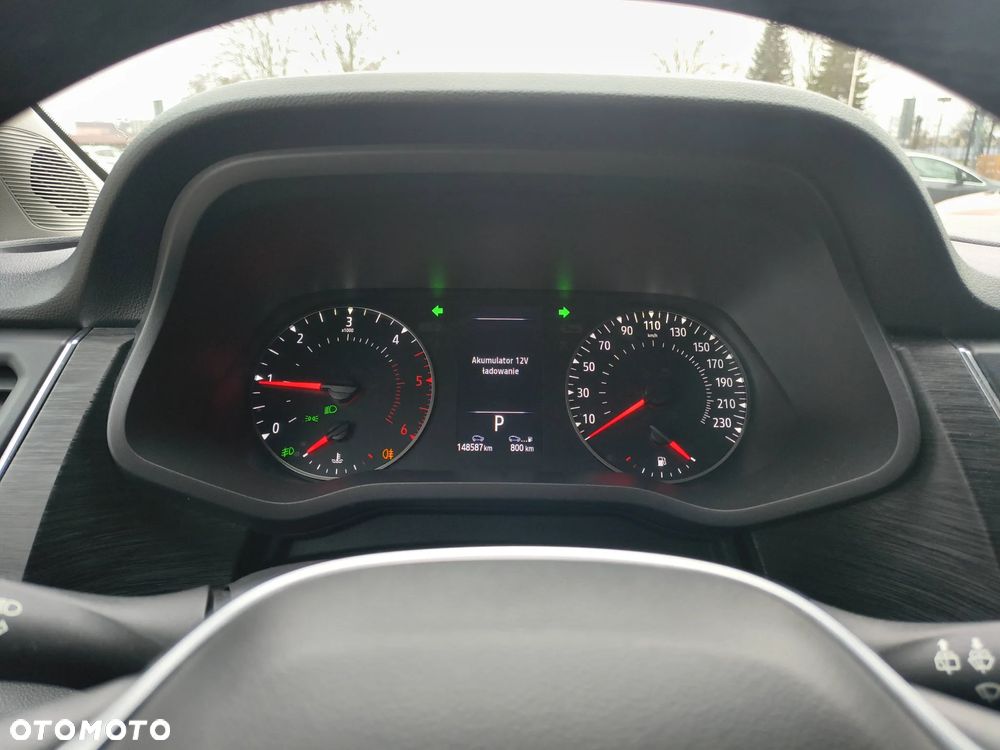 Renault Trafic 2.0 dCi EDC - 13