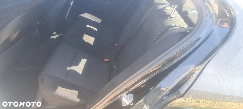 BMW Seria 5 520d xDrive M Sport sport - 9