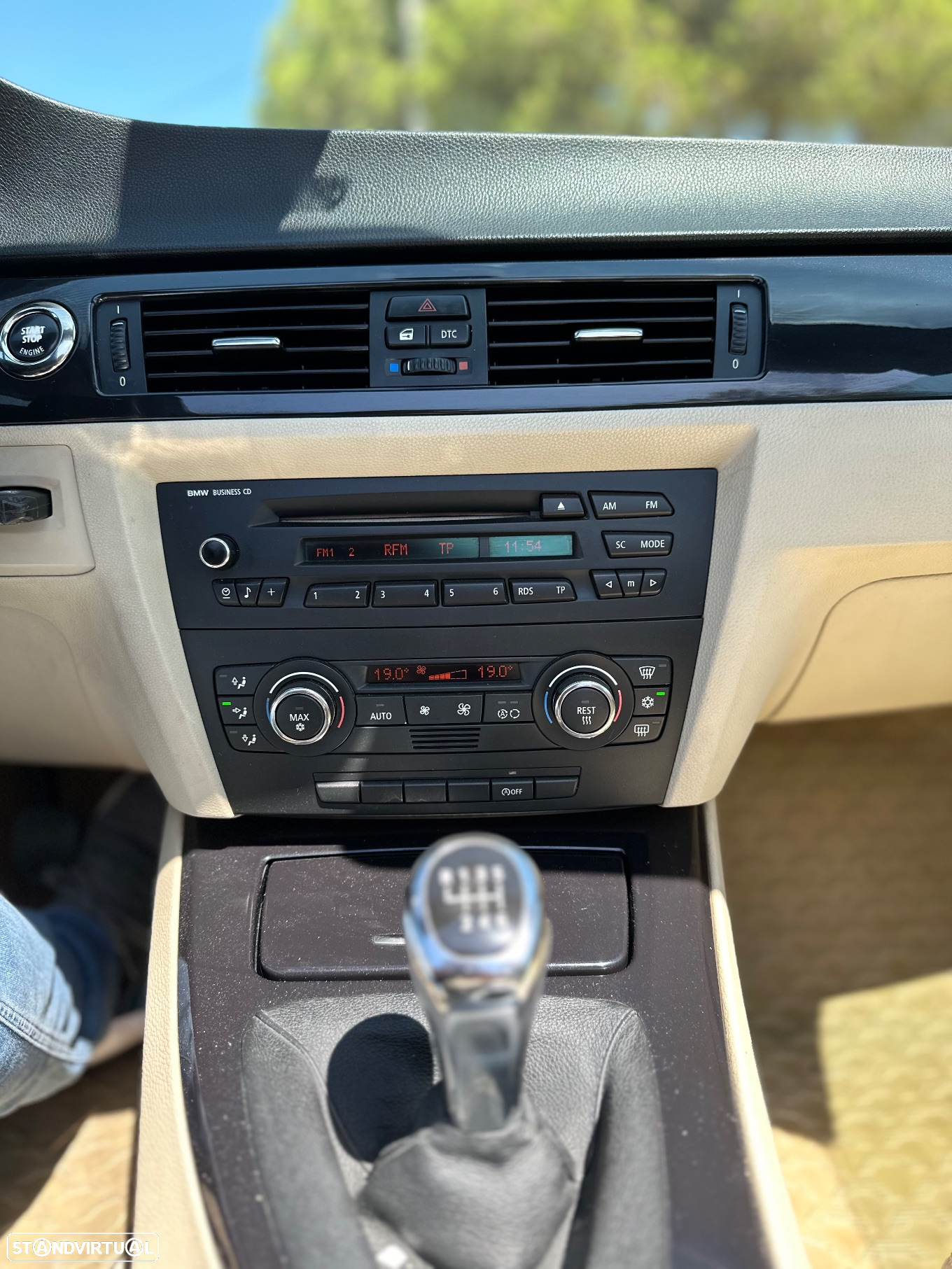 BMW 320 i Intense - 13
