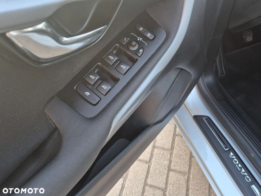 Volvo V40 D2 Inscription - 34