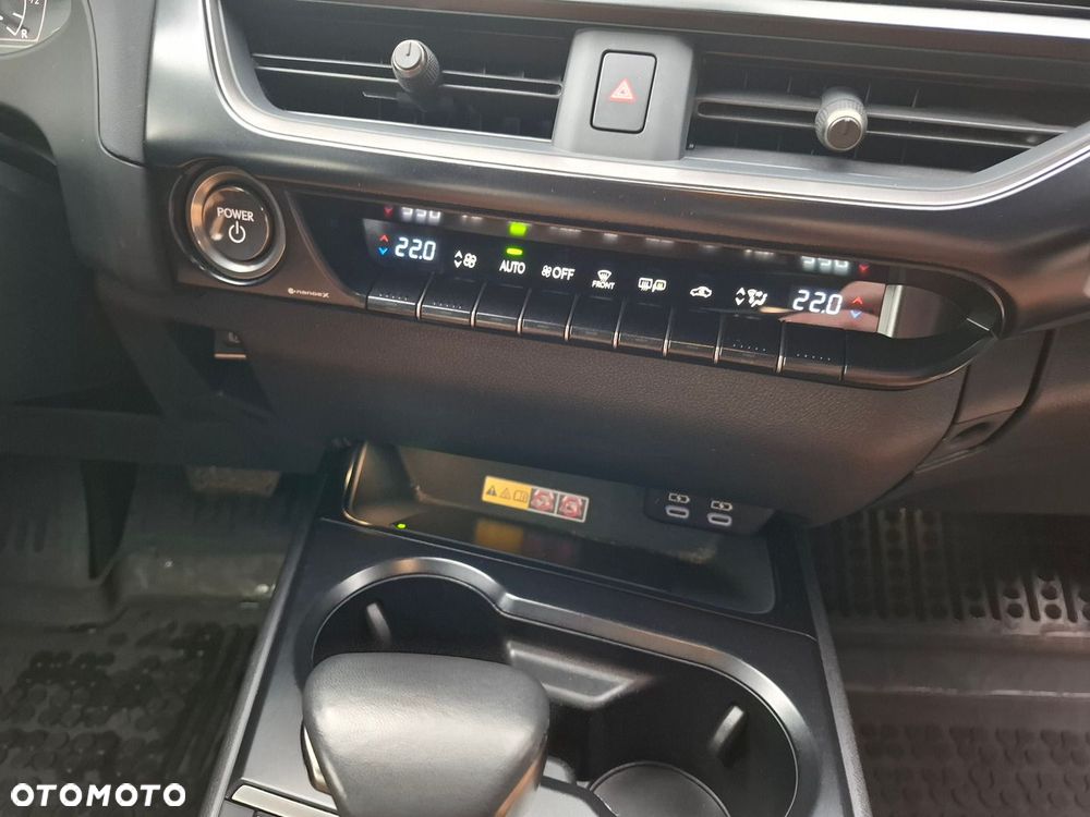 Lexus UX 250h GPF F Sport Design 2WD - 32