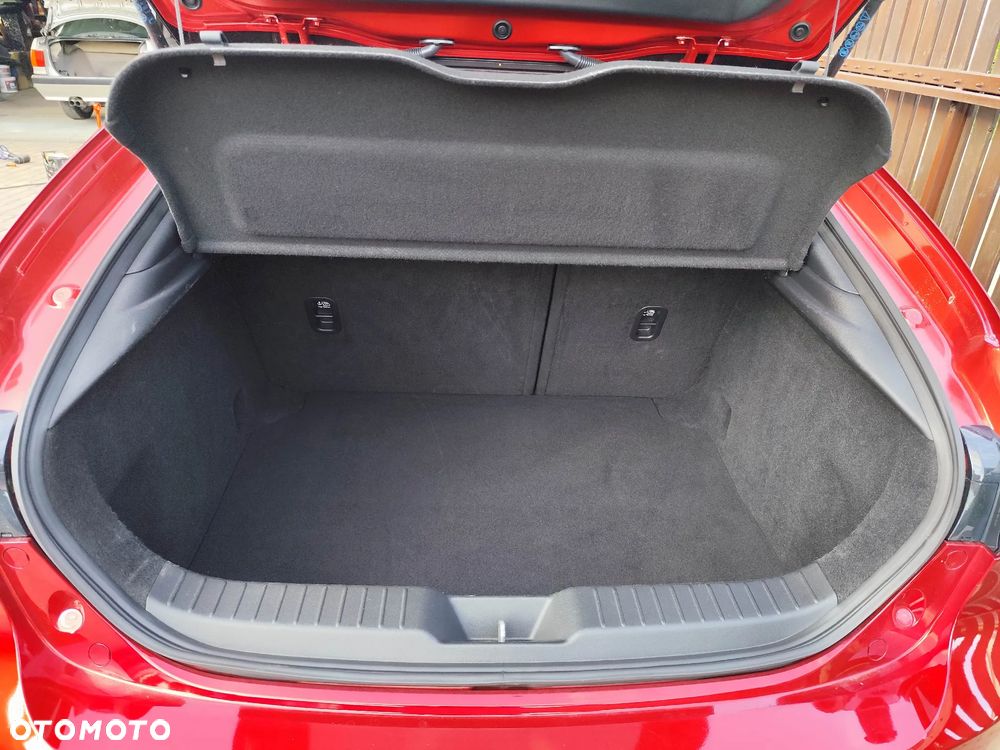 Mazda 3 SKYACTIV-G 2.0 M-Hybrid - 9