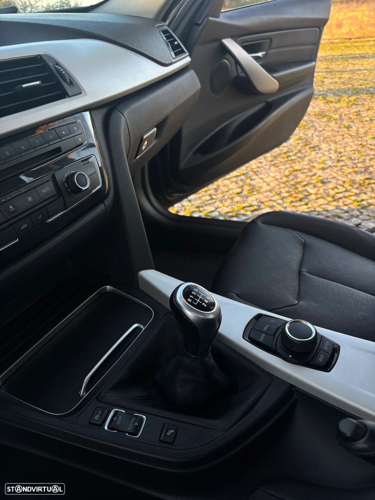 BMW 318 d Line Luxury - 16