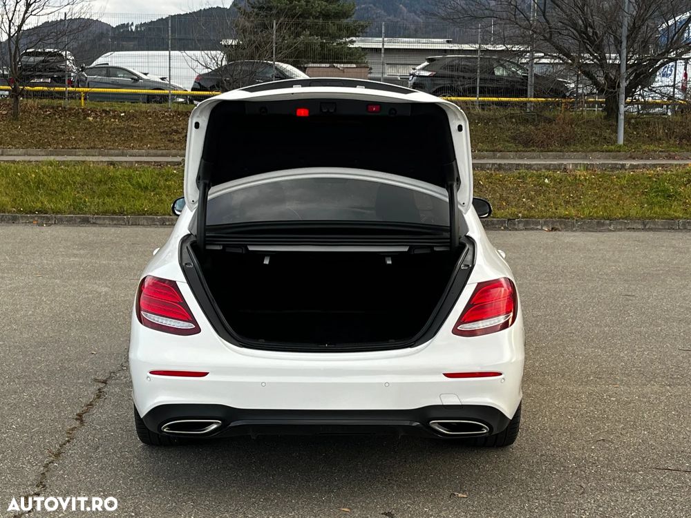 Mercedes-Benz E 200 4Matic T 9G-TRONIC - 25