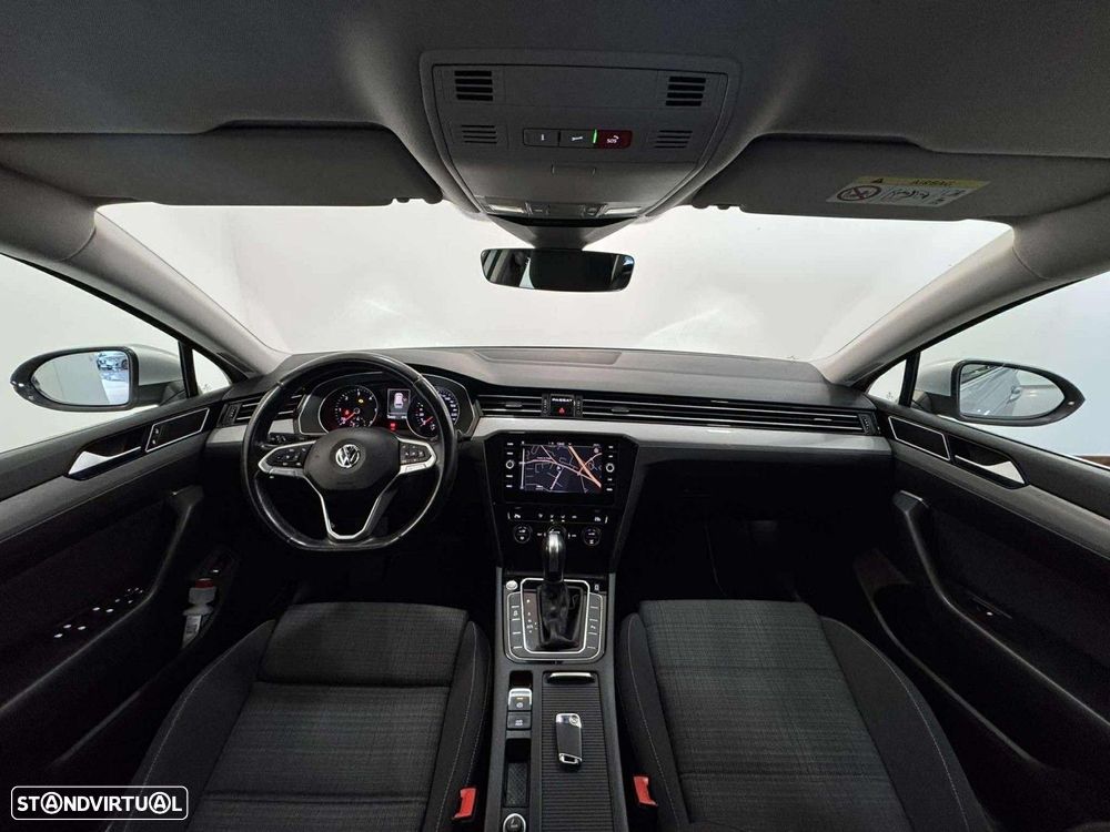 VW Passat Variant 1.6 TDI Confortline DSG - 11