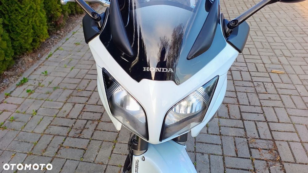 Honda CBF - 4