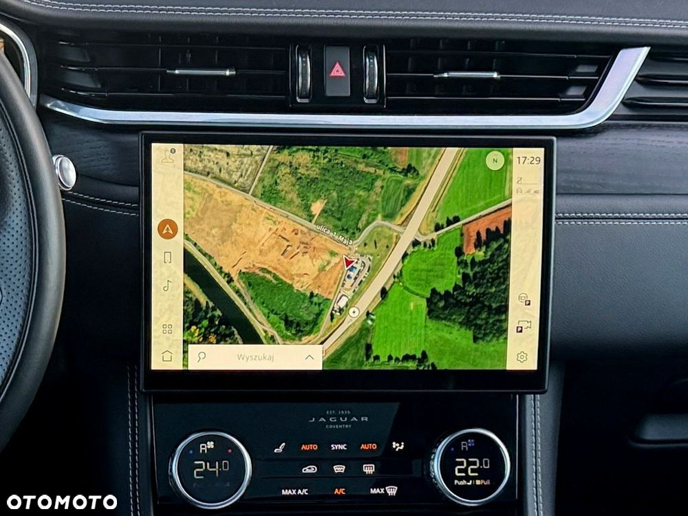 Jaguar F-Pace - 16