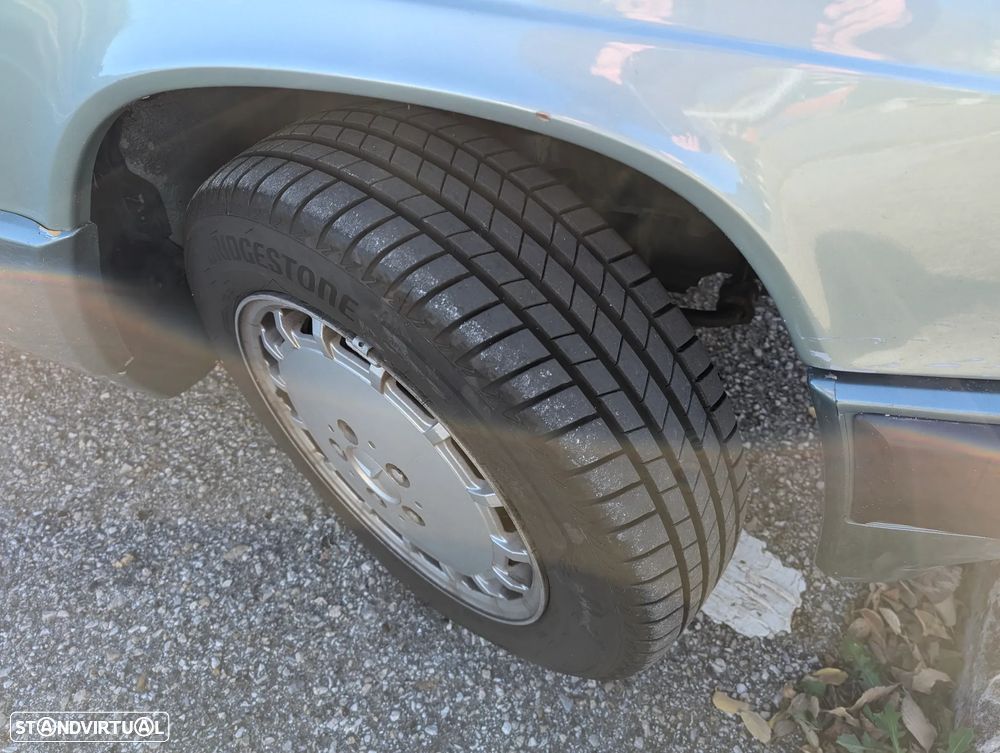 Mercedes-Benz W201 (1982-1993) 190 D 2.0 - 10