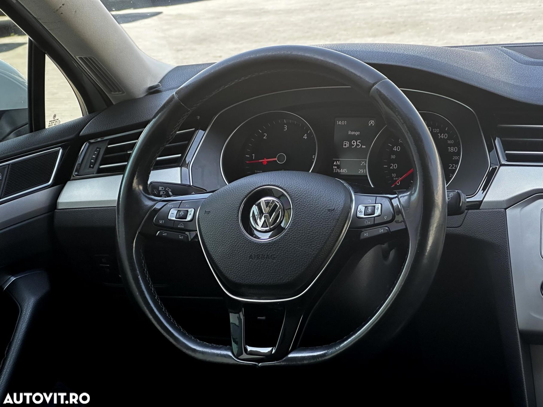 Volkswagen Passat - 10