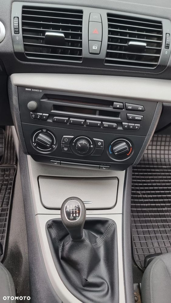 BMW Seria 1 118d - 26