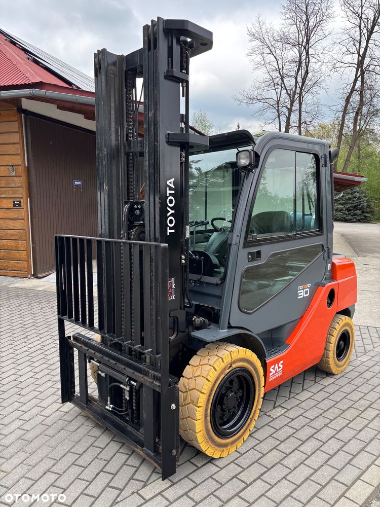 Toyota 8FGF30  Tonero 3t Tony LPG BENZYNA triplex GWARANCJA DOSTAWA CAŁY KRAJ - 2