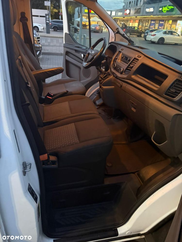 Ford TRANSIT CUSTOM - 23