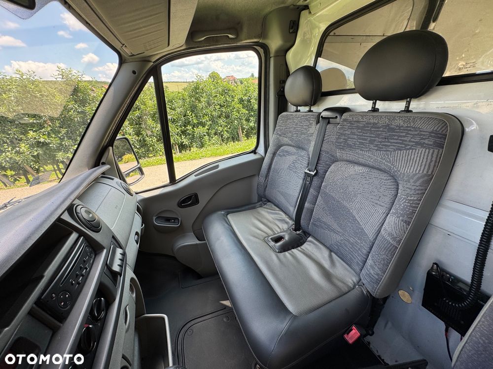 Nissan Interstar - 18