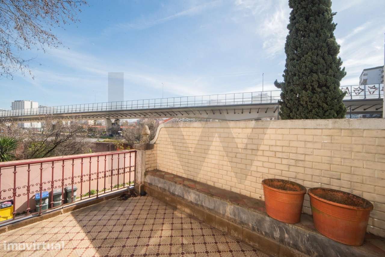 Apartamento T3 para arrendar remodelado com jardim privado de 350m2 - Grande imagem: 5/43