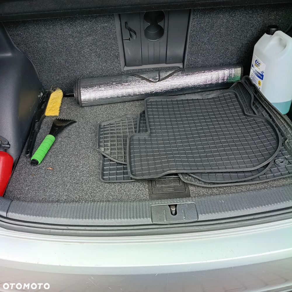 Volkswagen Golf 1.6 FSI Comfortline - 5