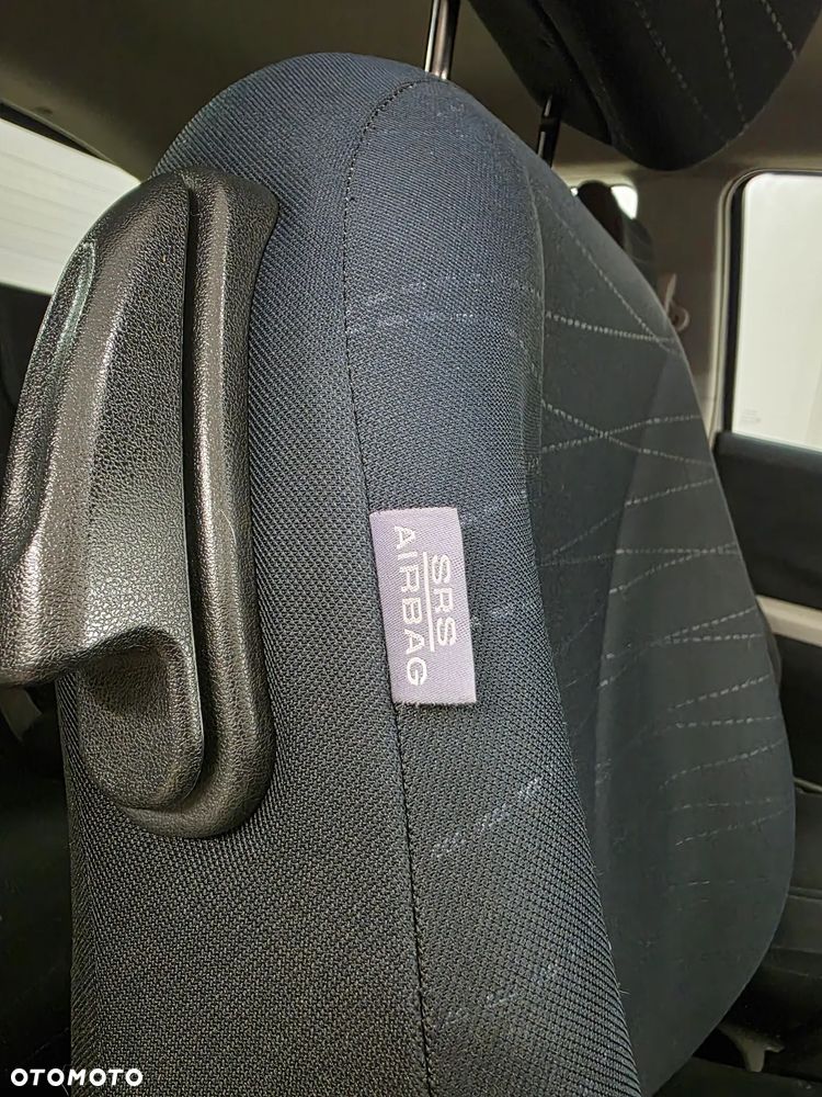 Toyota Yaris - 33