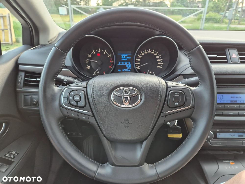 Toyota Avensis 1.6 Active - 22