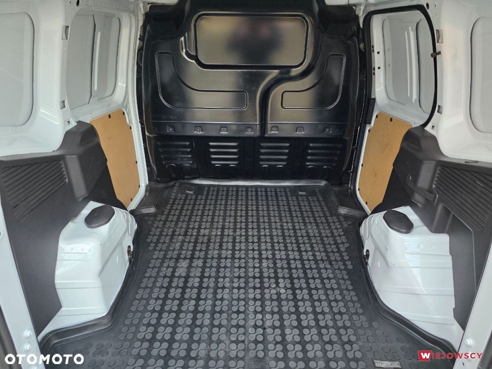 Ford Transit Courier - 14