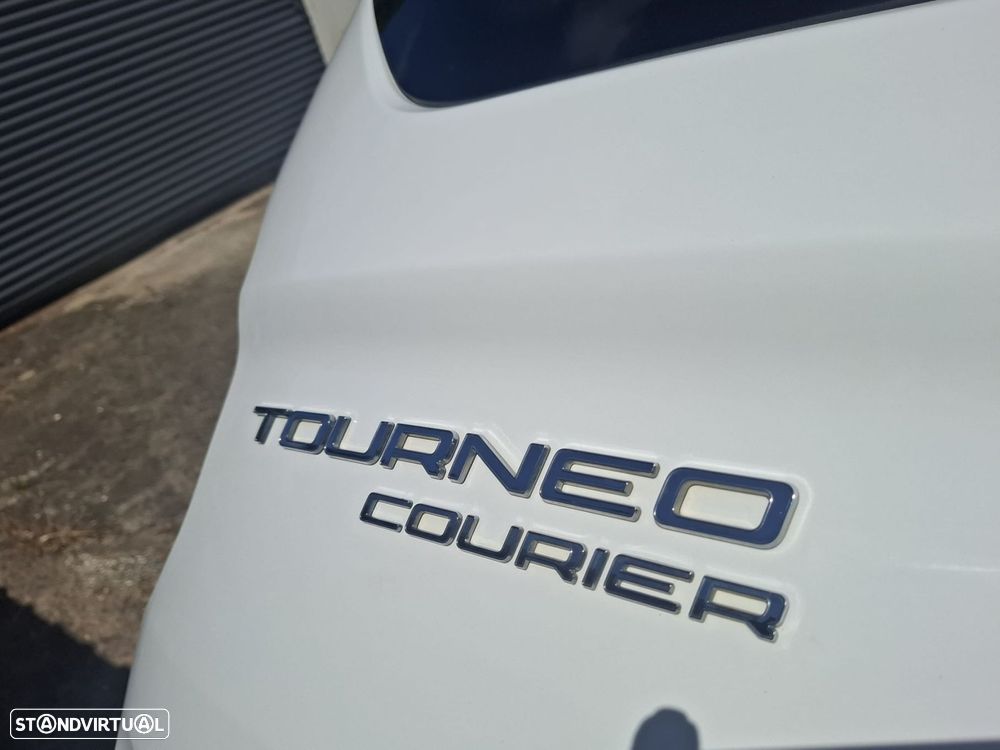 Ford Tourneo Courier 1.0 EcoBoost Titanium - 46