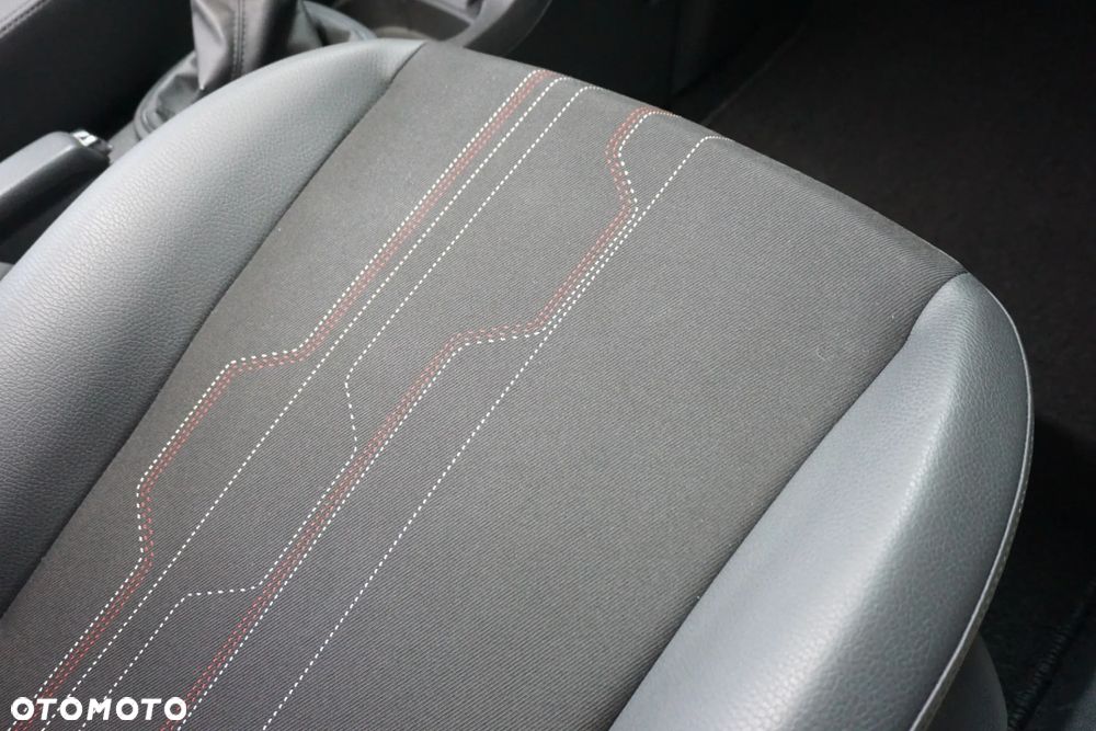 Opel Corsa 1.2 16V Cosmo - 23