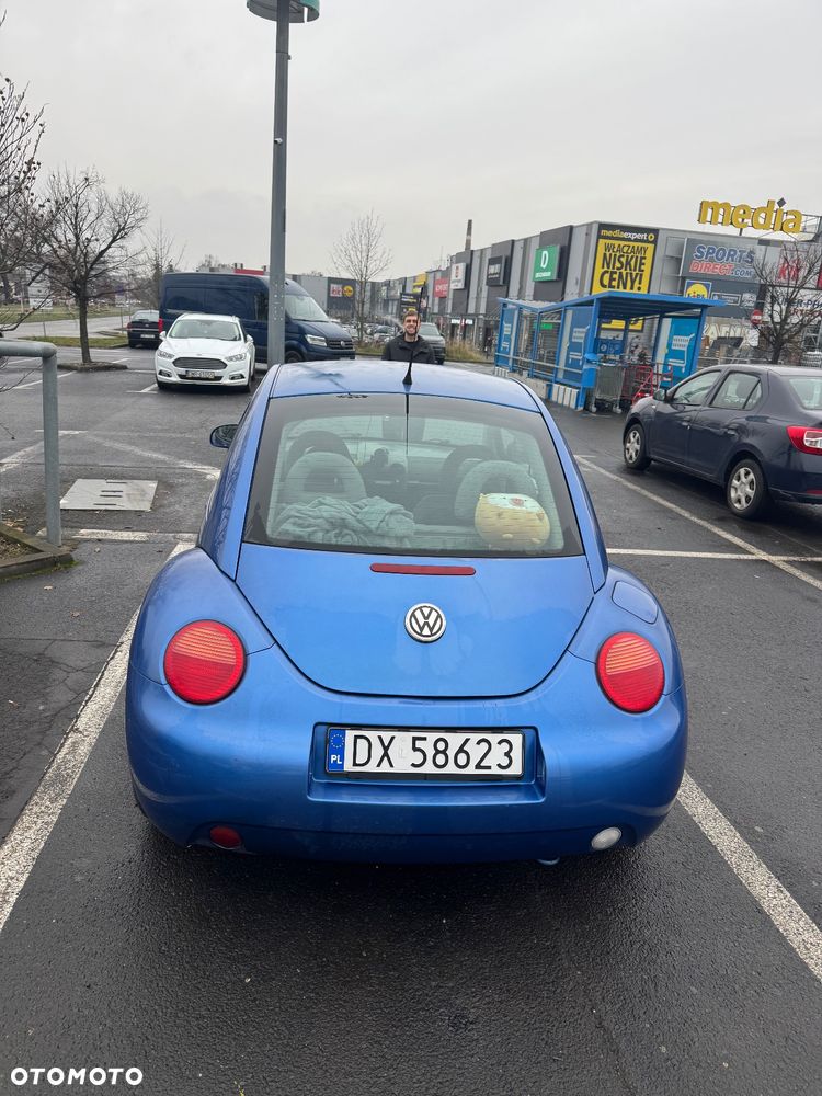 Volkswagen New Beetle - 2