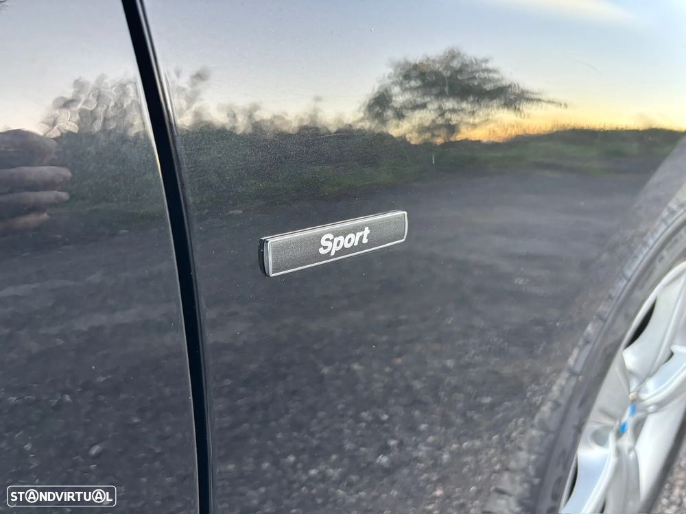 BMW 118 dA Line Sport - 42