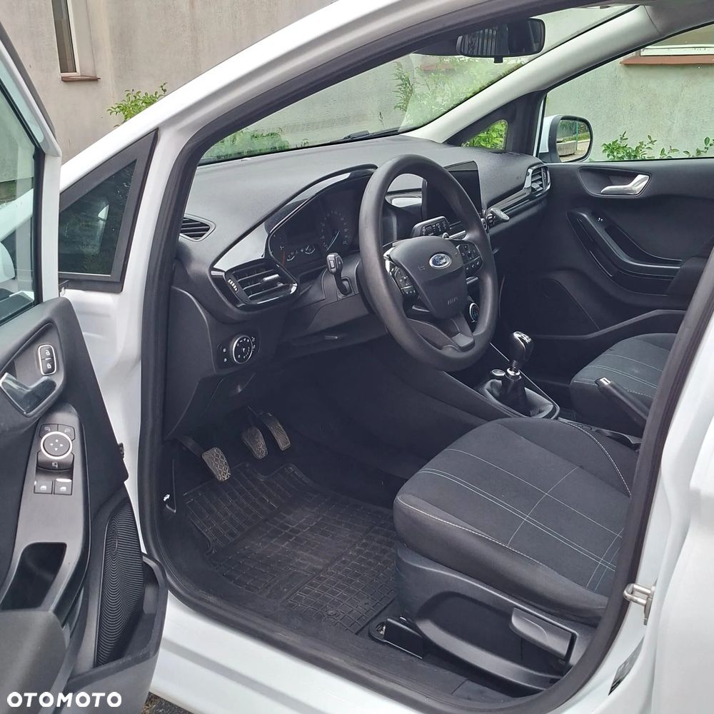 Ford Fiesta VAN - 13