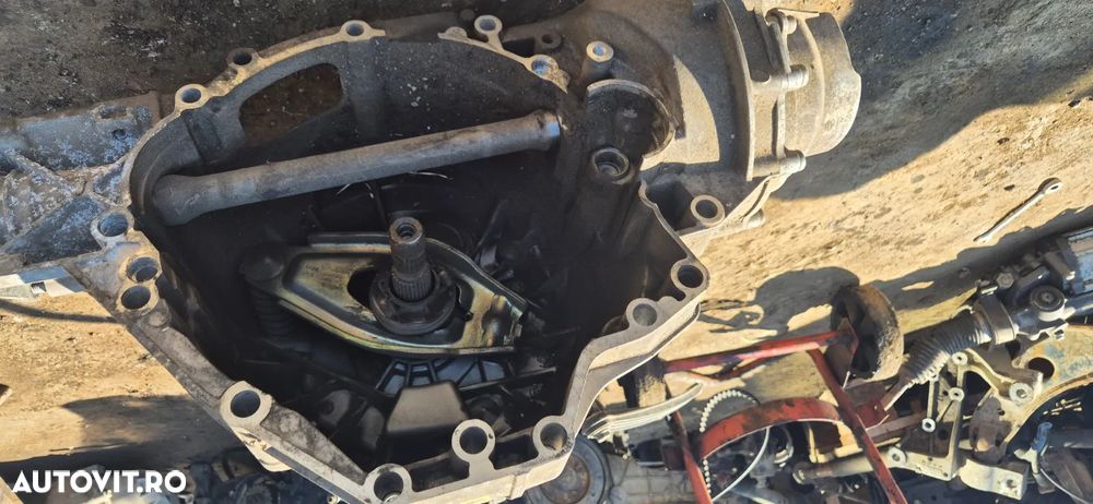 Cutie viteze manuala  6 +1 trepte AUDI A4 B8 2008 cod JJG 2007-2012 - 2