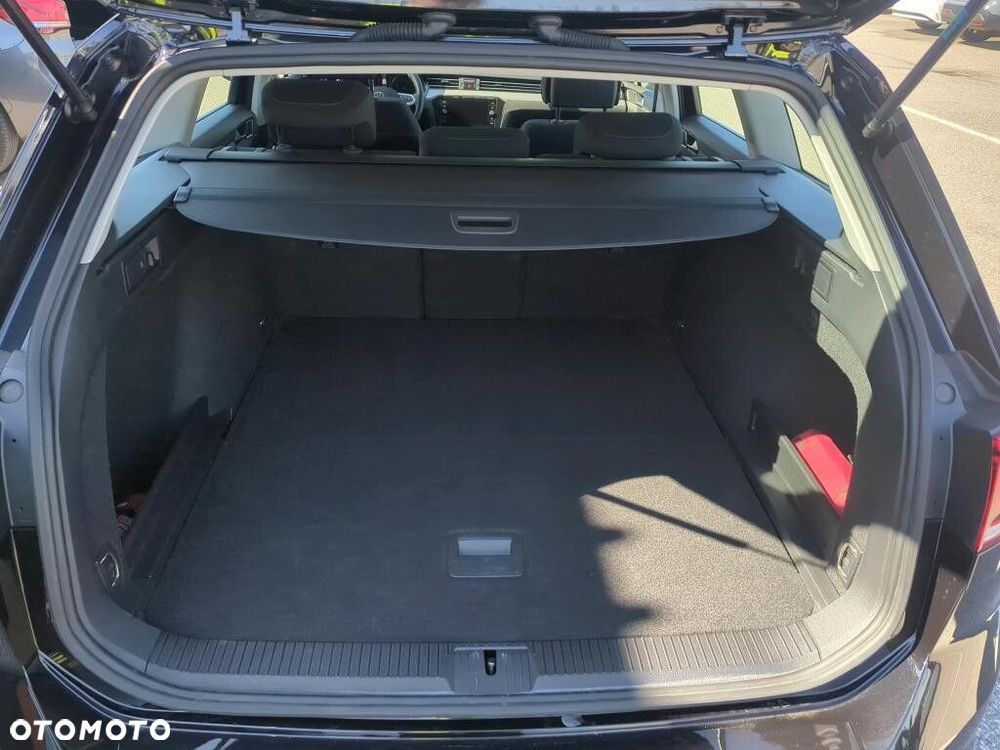 Volkswagen Passat - 8