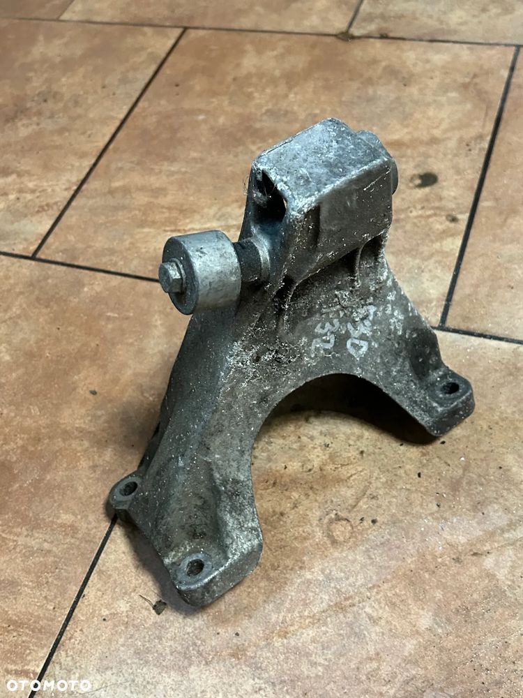ŁAPA WSPORNIK SILNIKA LEWY BMW F30 N57 XDRIVE 6870608 - 1