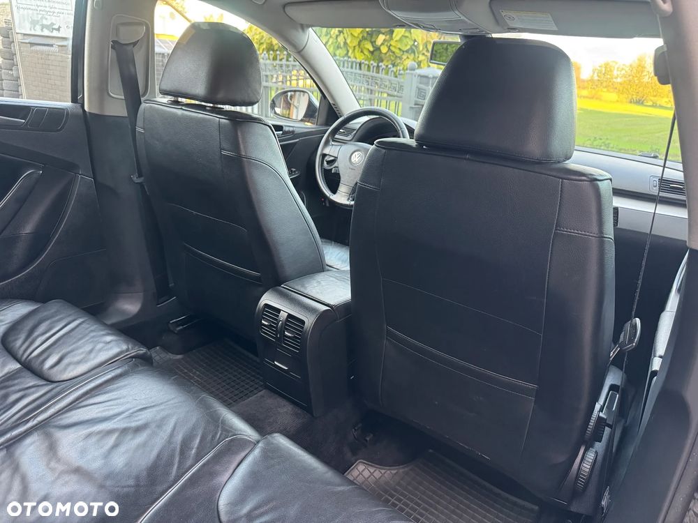 Volkswagen Passat 2.0 TDI Comfortline - 36