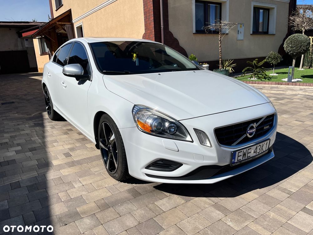 Volvo S60 T6 AWD R-Design - 1