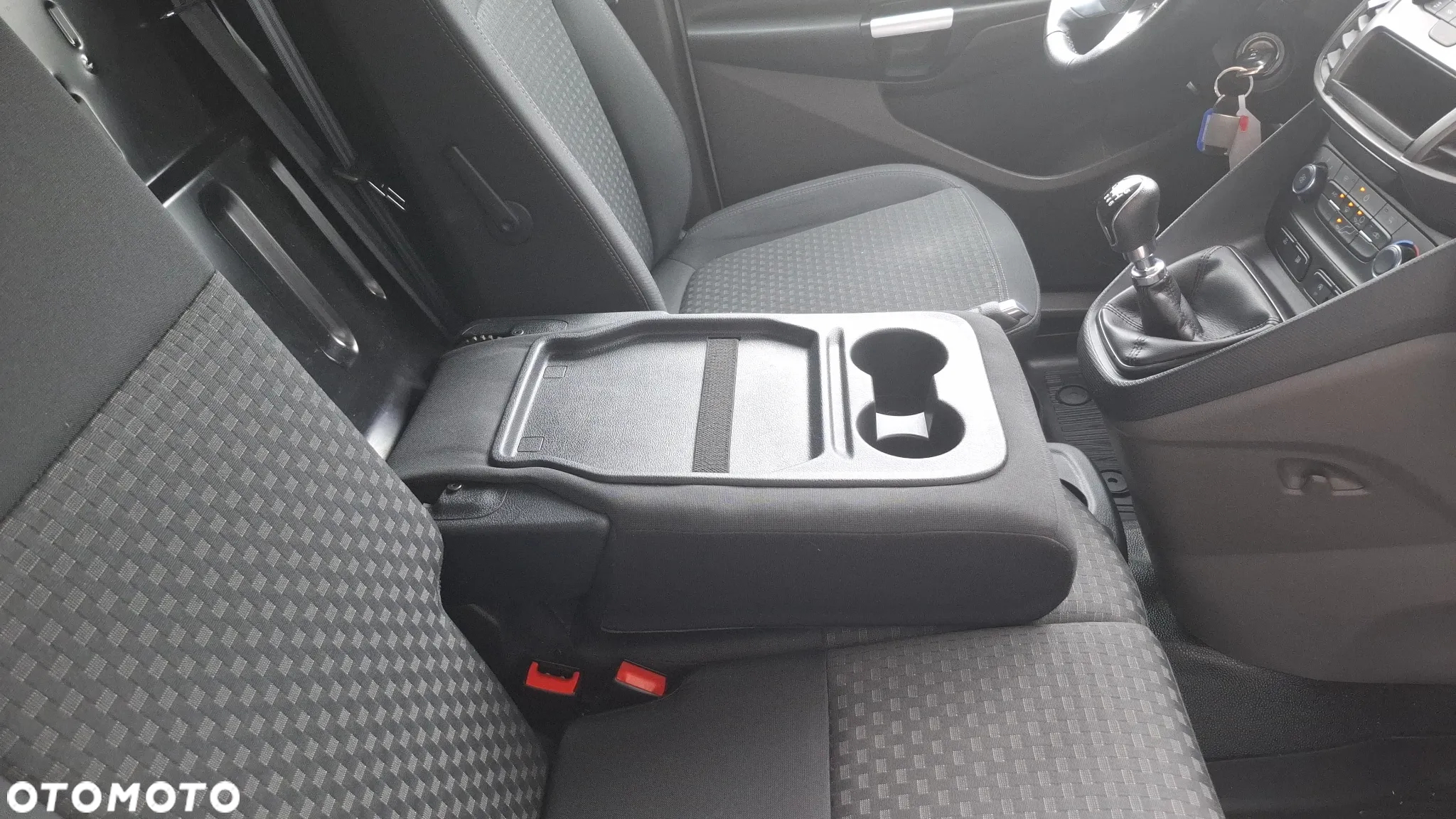 Ford CONNECT - 27