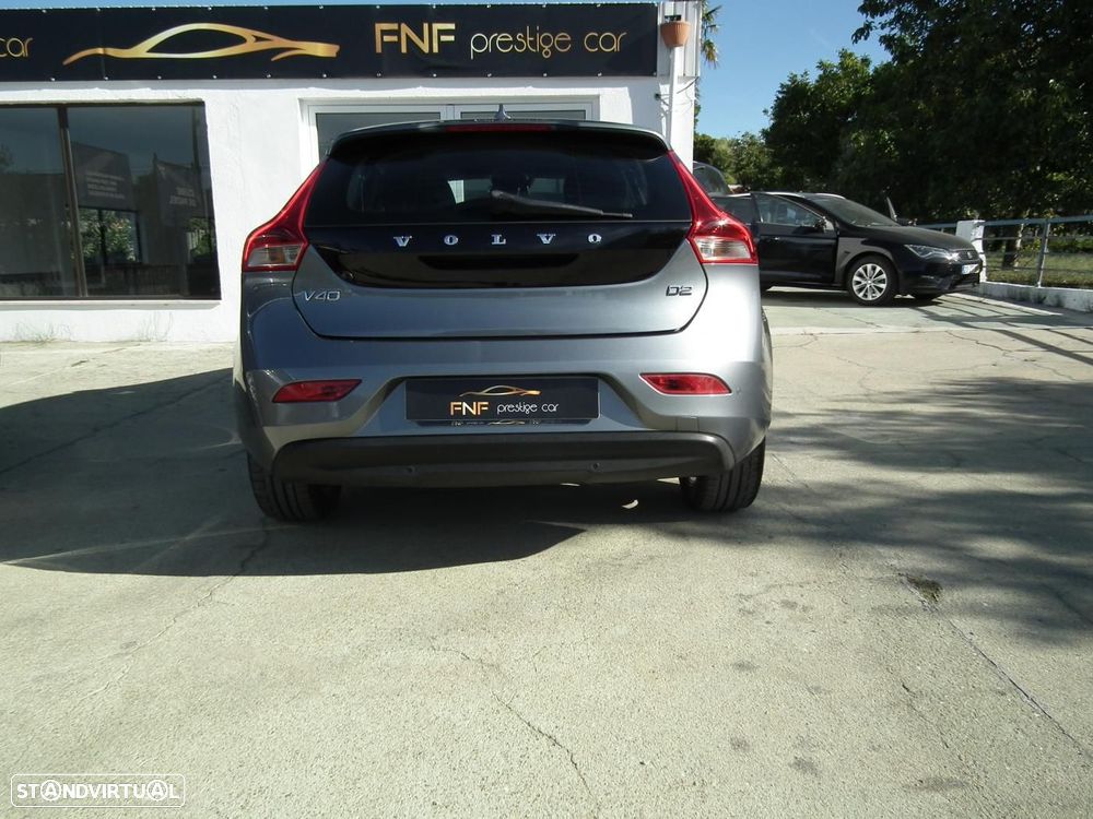 Volvo V40 1.6 D2 Momentum - 8