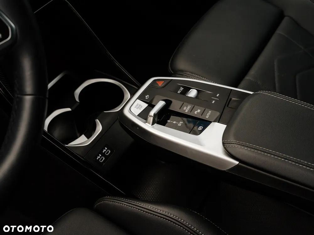 BMW X1 sDrive18i - 10