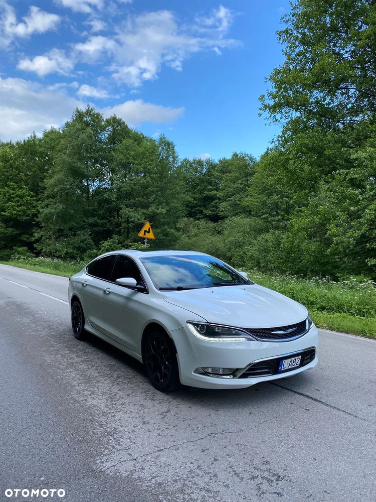 Chrysler 200 - 1