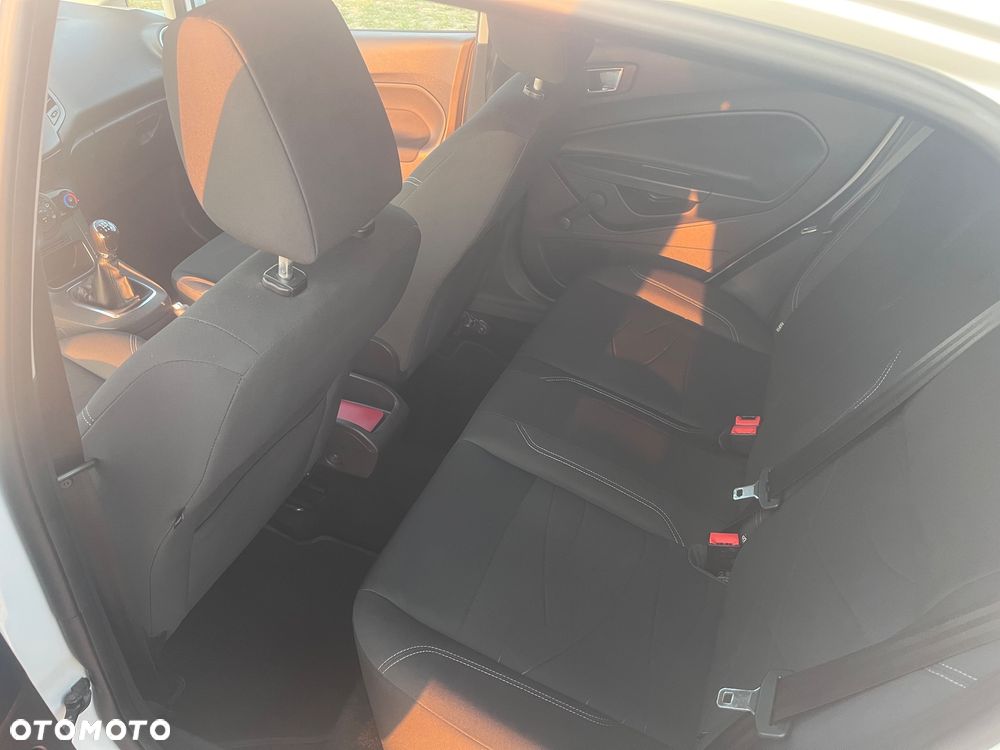 Ford Fiesta - 16