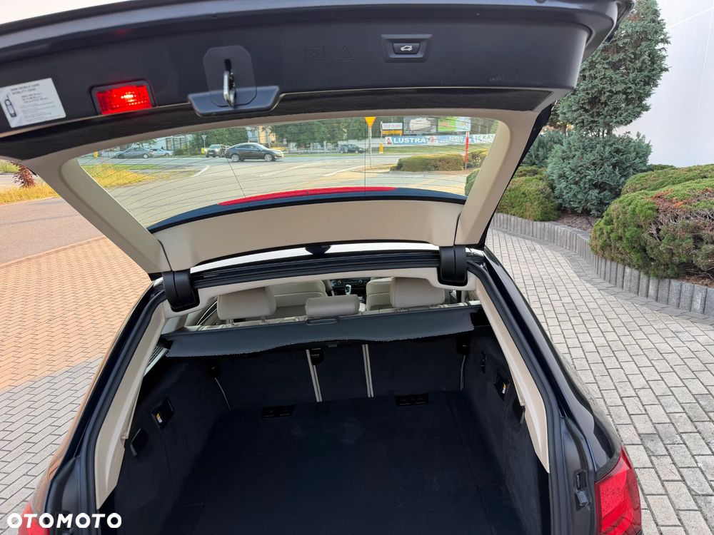 BMW Seria 5 525d Sport-Aut Luxury Line - 32