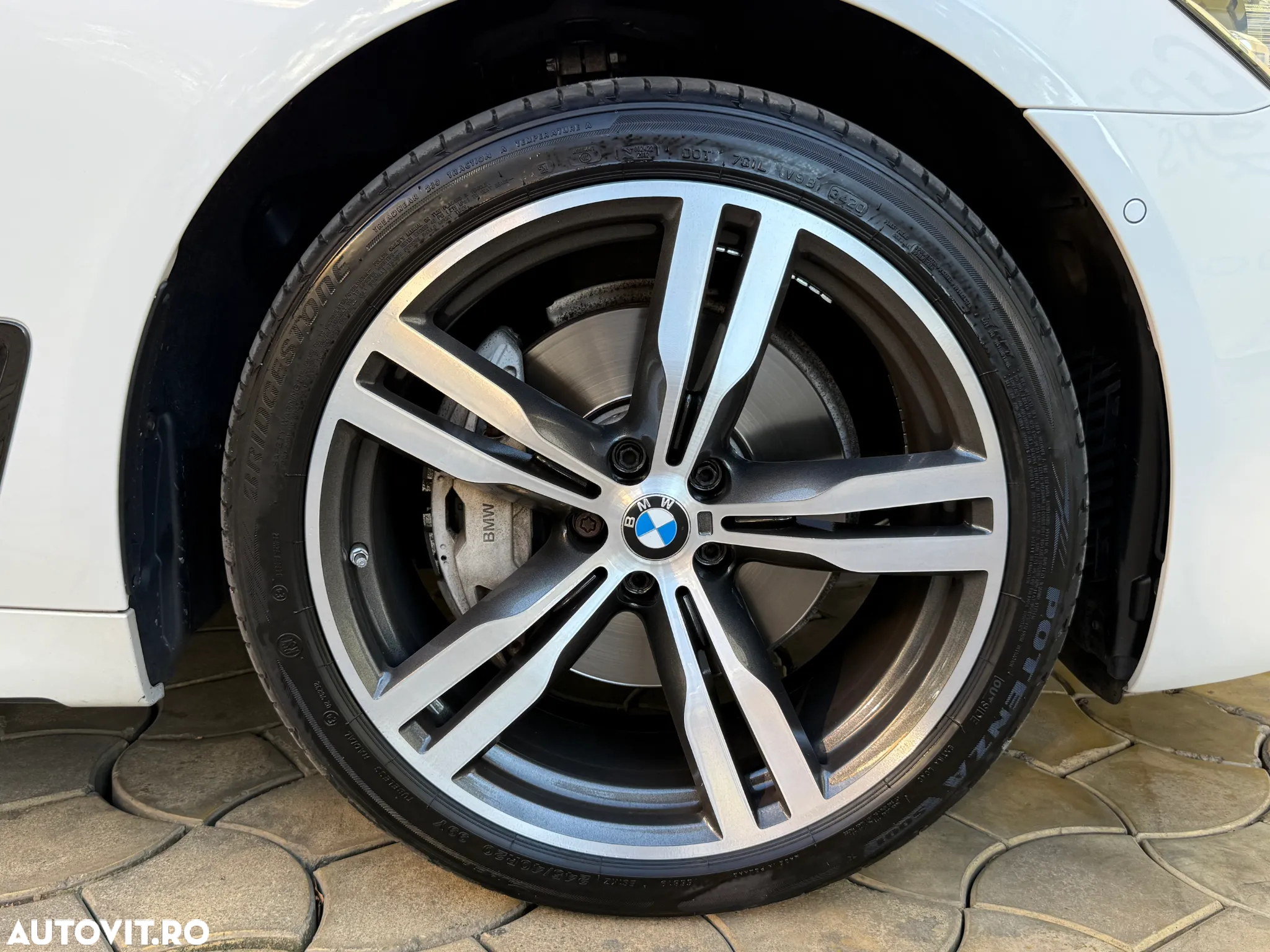 BMW Seria 7 740d xDrive - 28