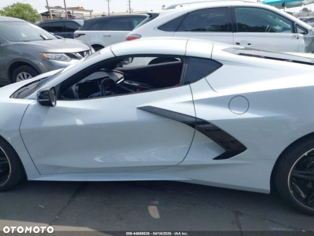 Chevrolet Corvette - 6