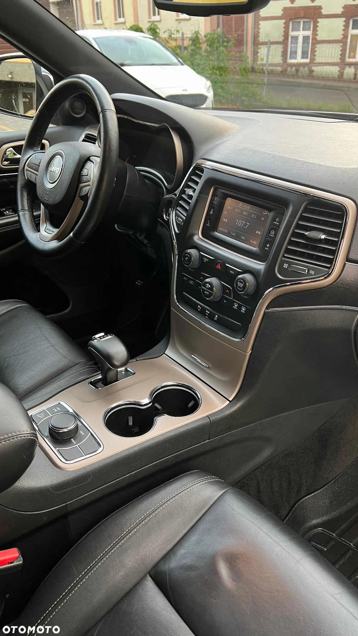 Jeep Grand Cherokee - 20