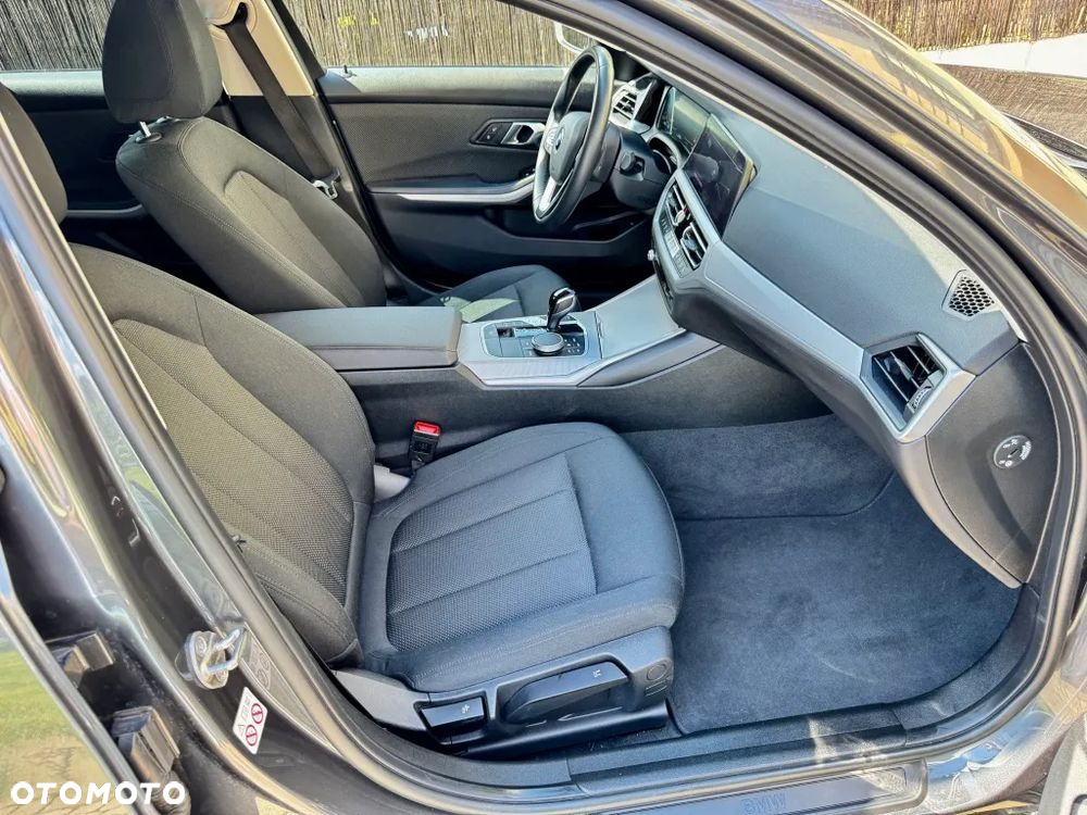 BMW Seria 3 320d Touring xDrive - 7
