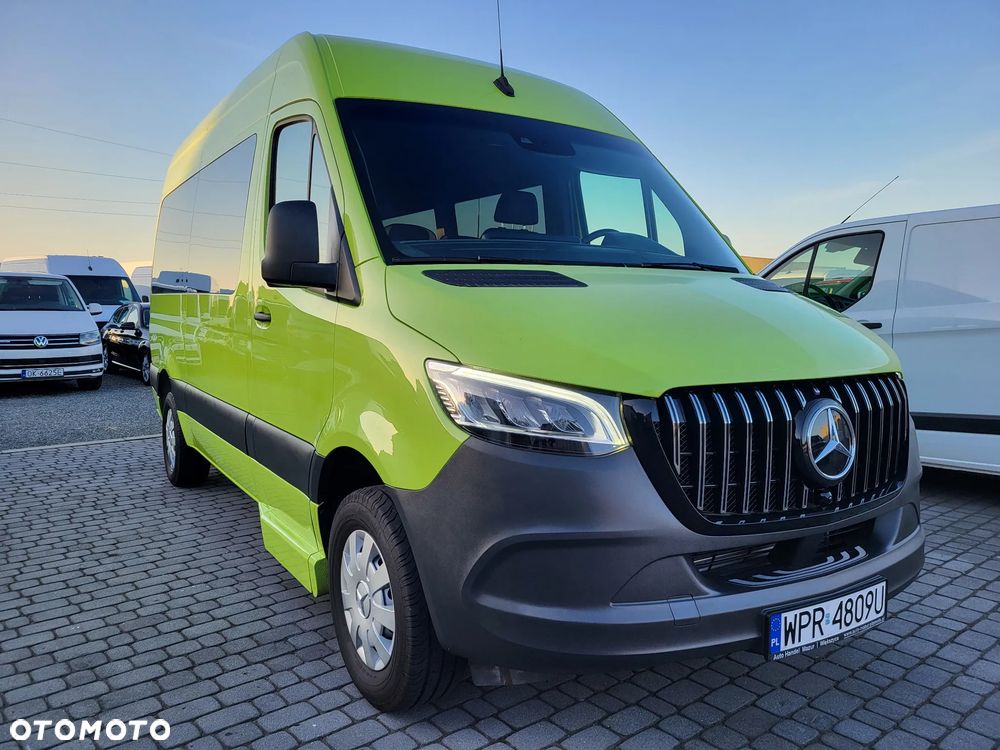 Mercedes-Benz Sprinter - 2